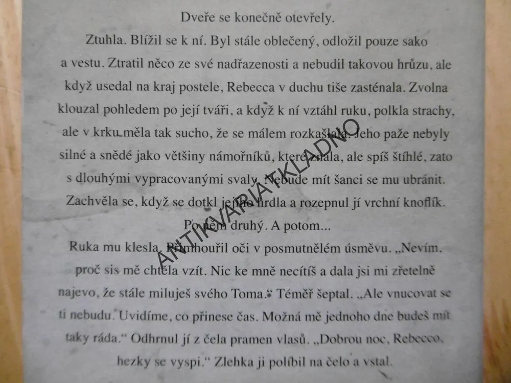 DÍVKA Z PŘÍSTAVU, TANIA CROSSE, **an