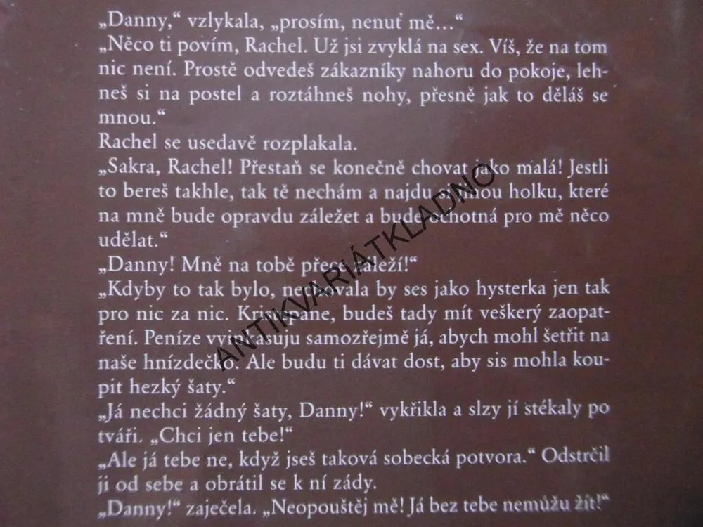 NESPOUTANÉ SNY, KATHRYN HARVEYOVÁ, **an