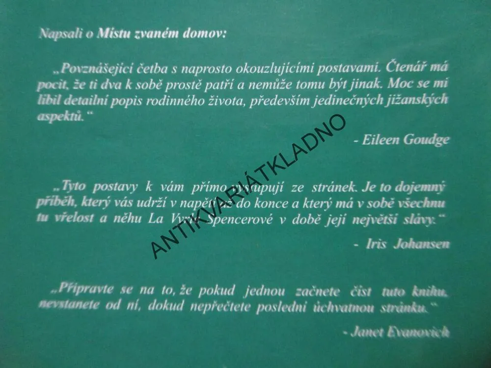 MÍSTO ZVANÉ DOMOV, DEBORAH SMITH, **an