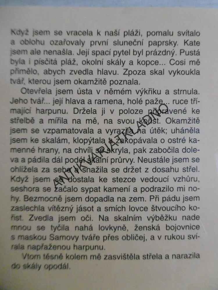 MASKA ŽIVOTA, FRANCES GALLEYMOREOVÁ, **an