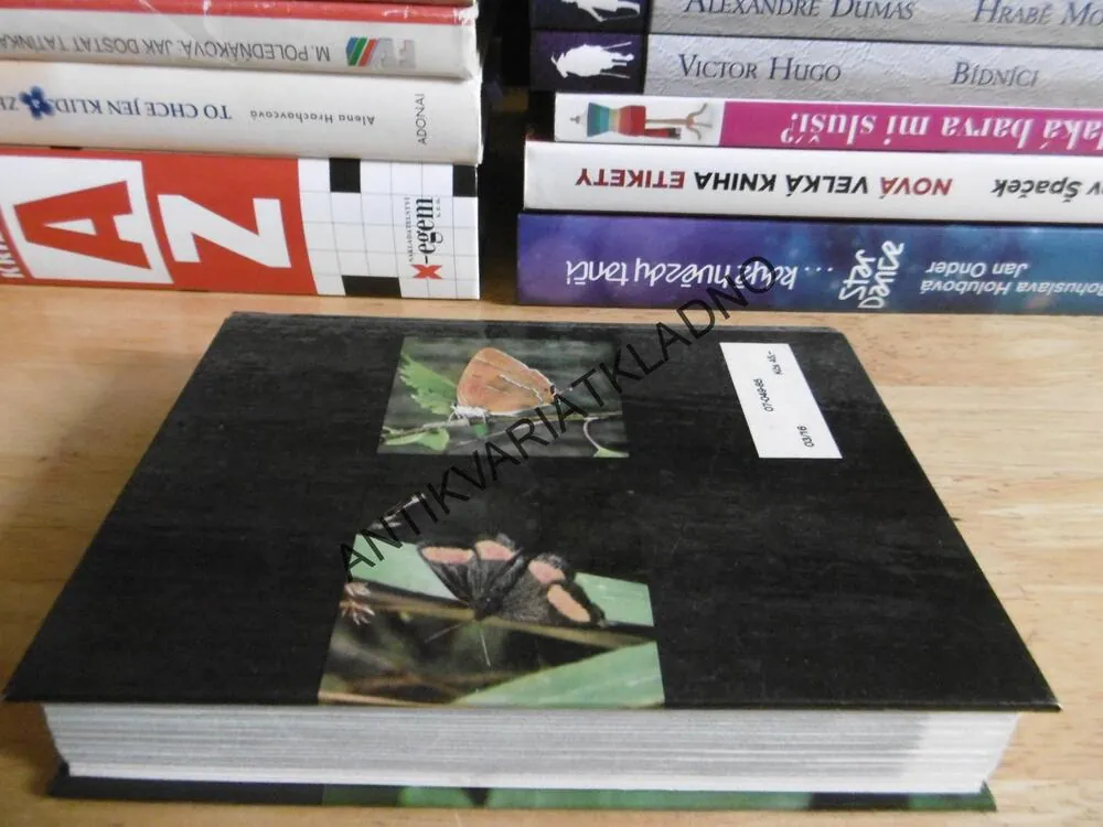 KAPESNÍ ATLAS NAŠICH MOTÝLŮ, RUDOLF HRABÁK, **an