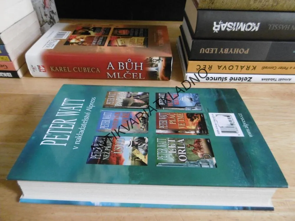 ZDÁNLIVÝ KLID, PETER WATT, **an