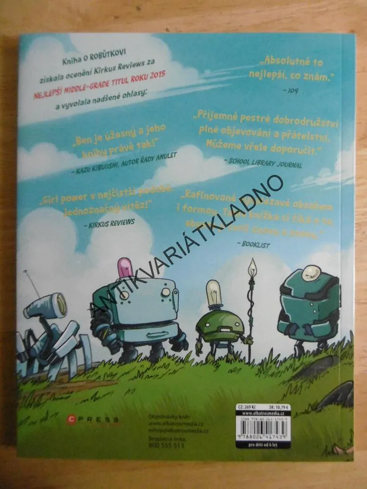 O ROBŮTKOVI, BEN HATKE, **an