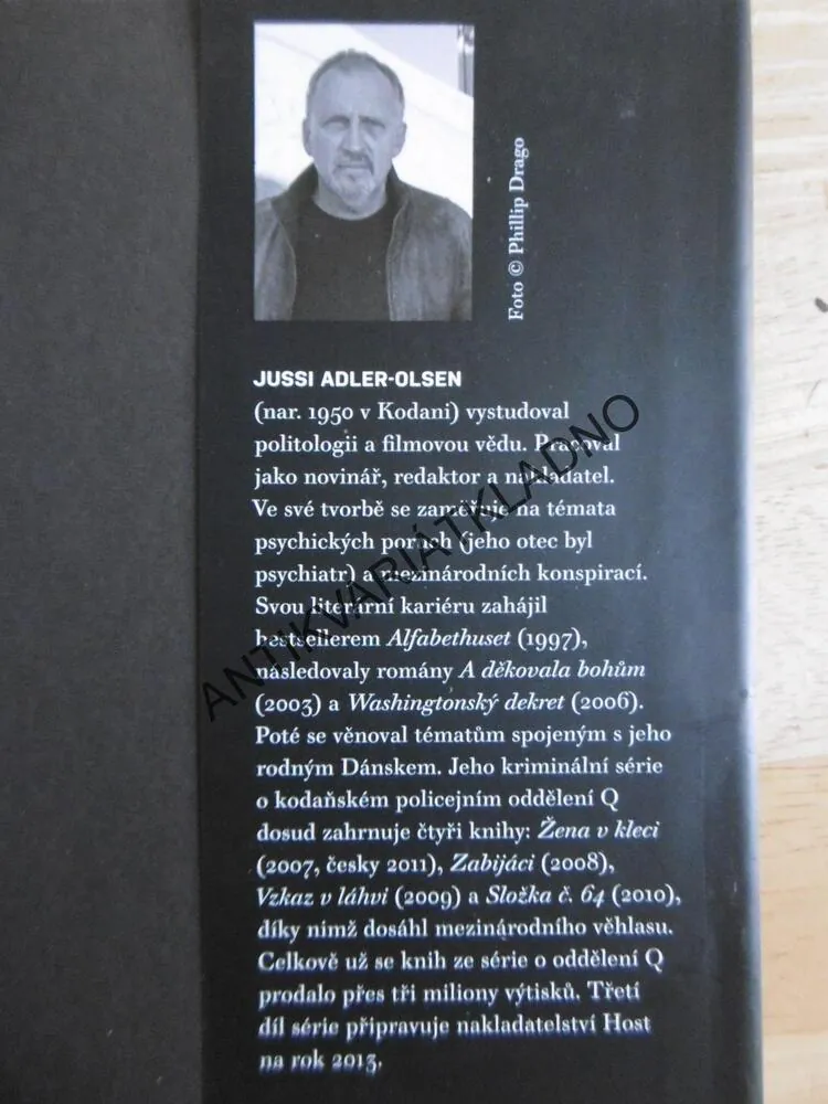 ZABIJÁCI, JUSSI ADLER-OLSEN, **an