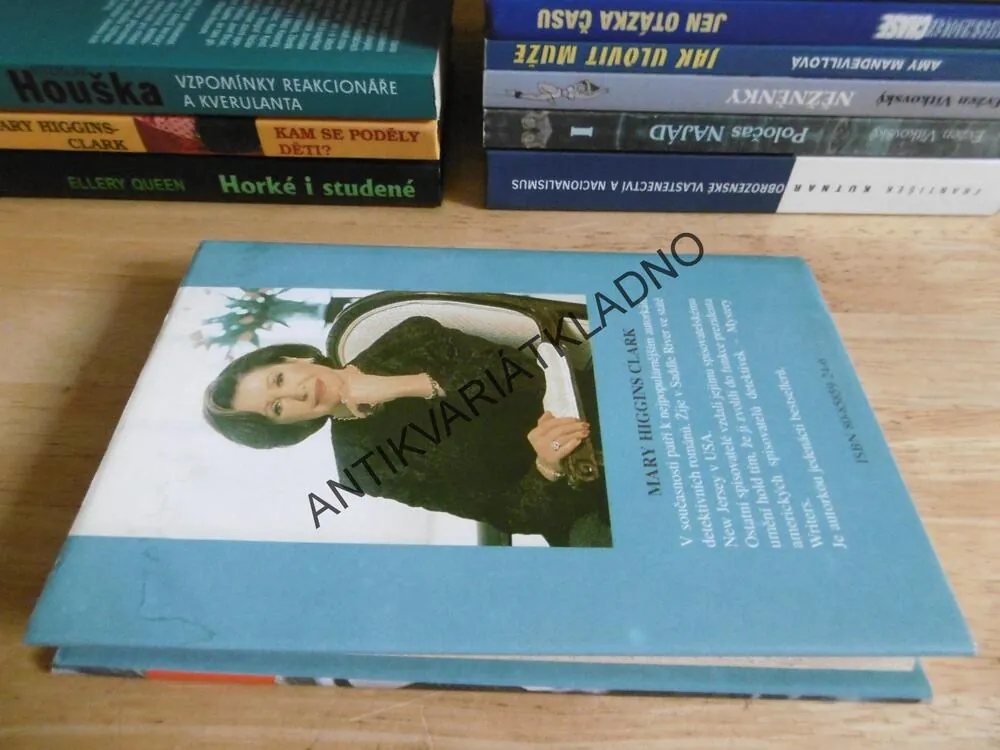 NA VIDĚNOU, MARY HIGGINS CLARK, **an