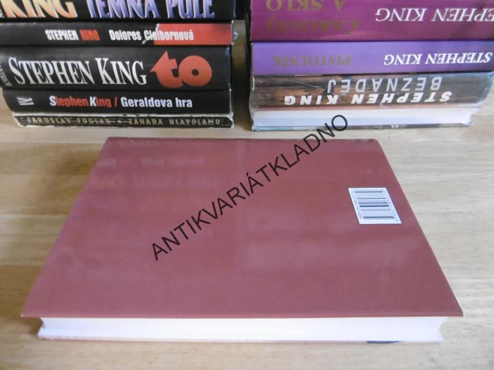 O PSANÍ, STEPHEN KING, **an