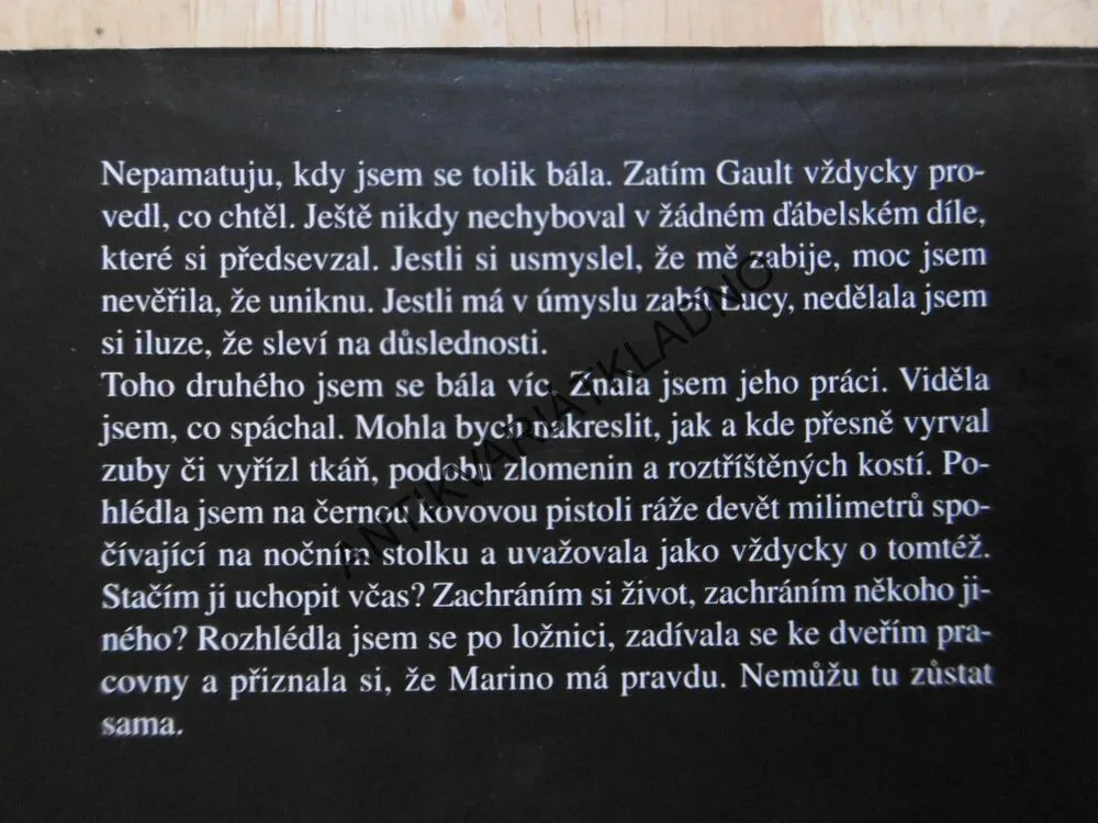 MRTVÁ BEZE JMÉNA, PATRICIA CORNWELLOVÁ, **an