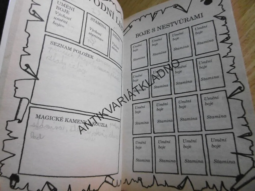 V BAŽINÁCH ŠKORPIÓNŮ, STEVE JACKSON, IAN LIVINGSTONE, **an