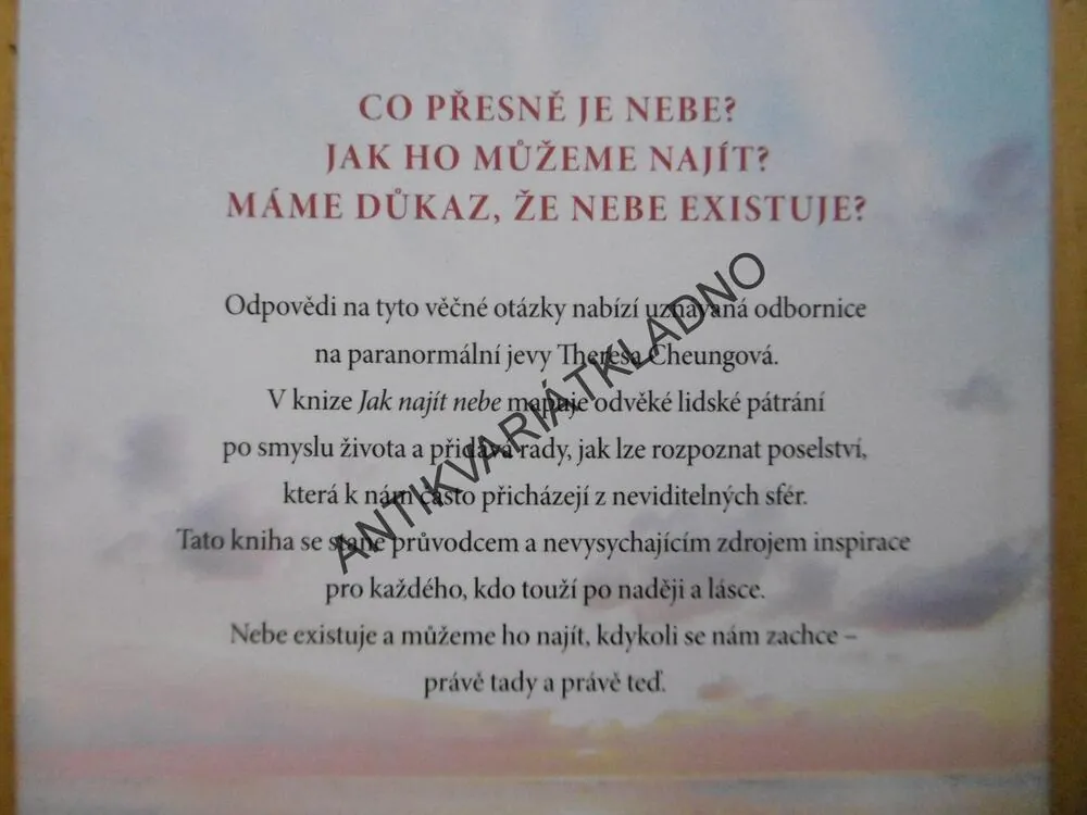 JAK NAJÍT NEBE, THERESA CHEUNGOVÁ, **an