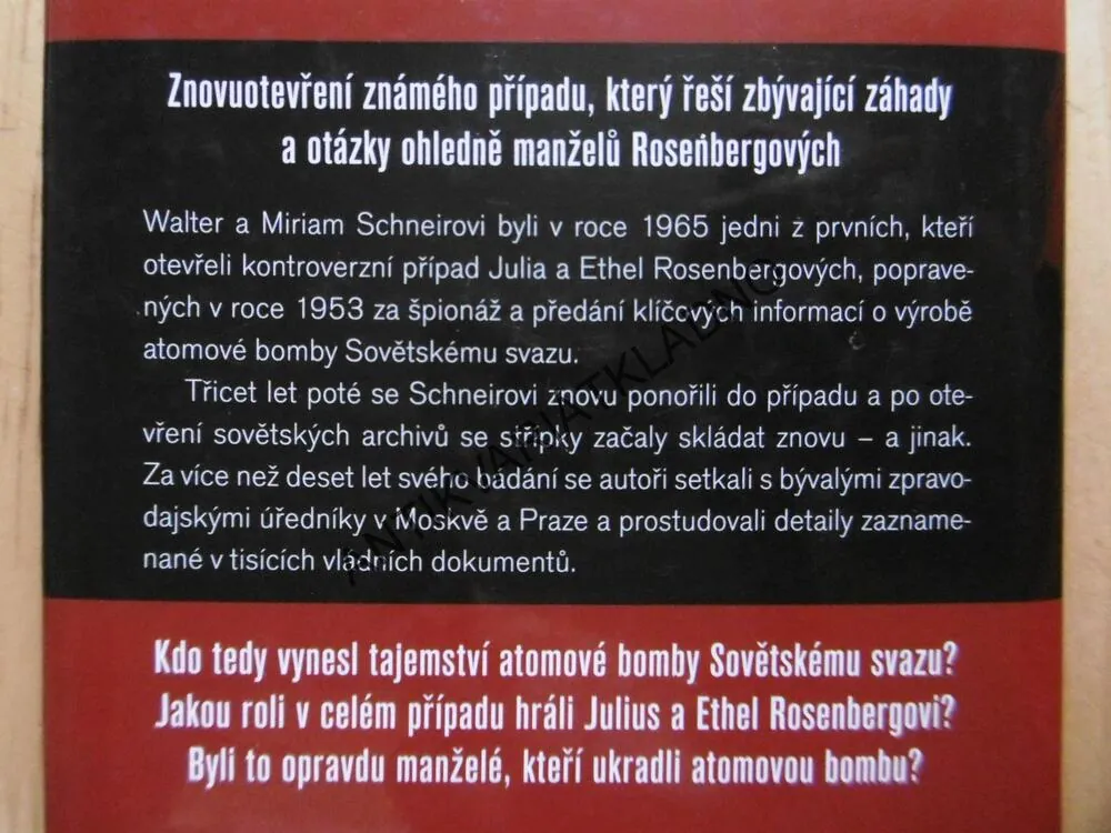 MANŽELÉ, KTEŘÍ UKRADLI ATOMOVOU BOMBU, WALTER SCHNEIR, **an