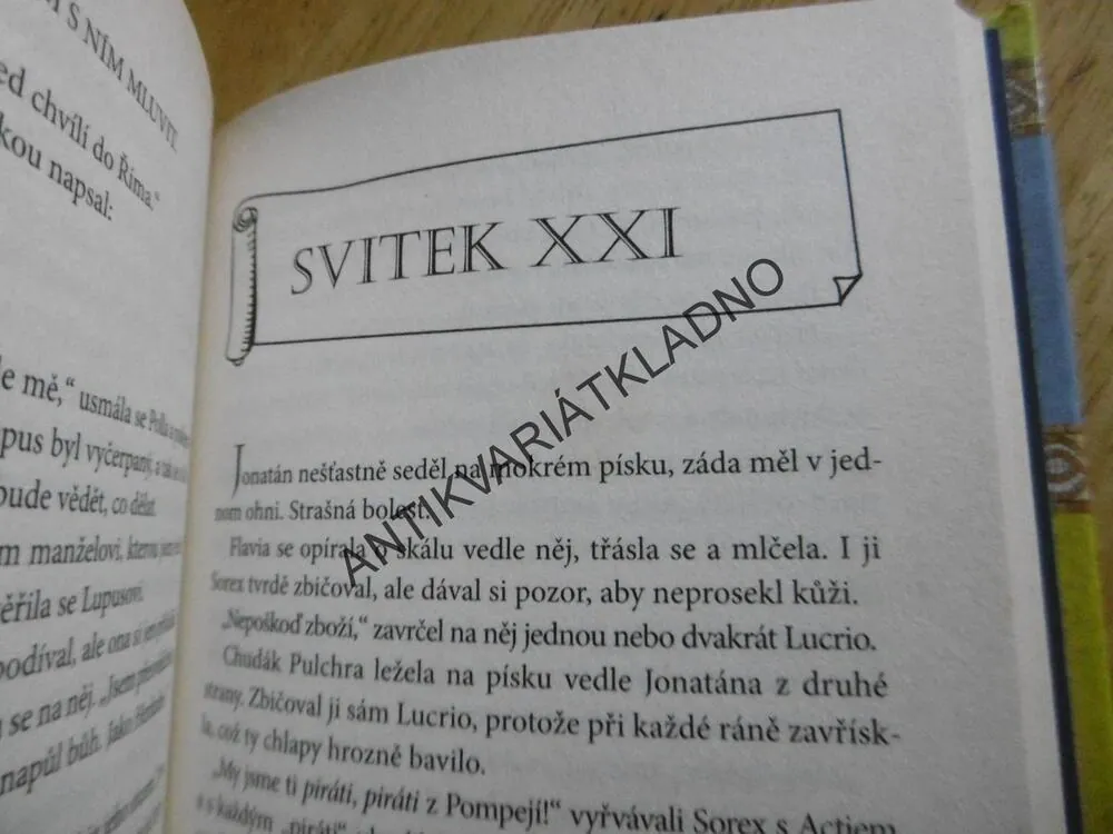 PIRÁTI Z POMPEJÍ, CAROLINE LAWRENCOVÁ, **an