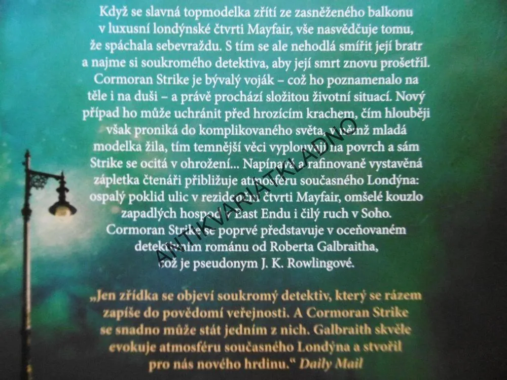 VOLÁNÍ KUKAČKY, ROBERT GALBRAITH, **an