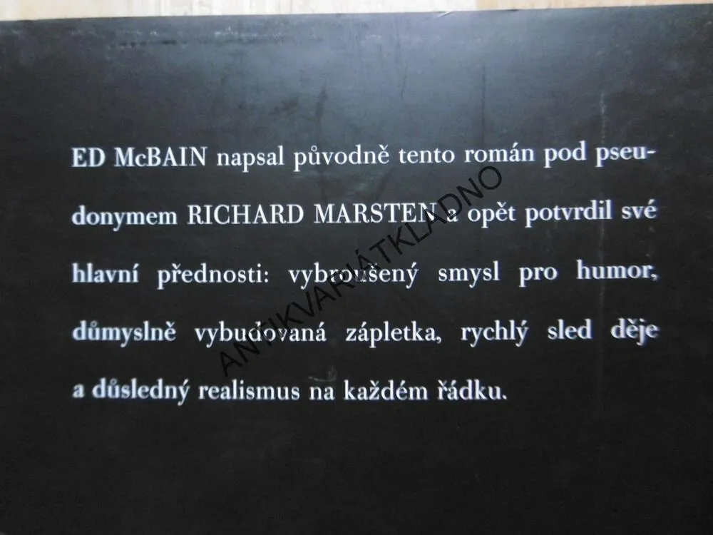 SMRT OŠETŘOVATELKY, ED MCBAIN, **an