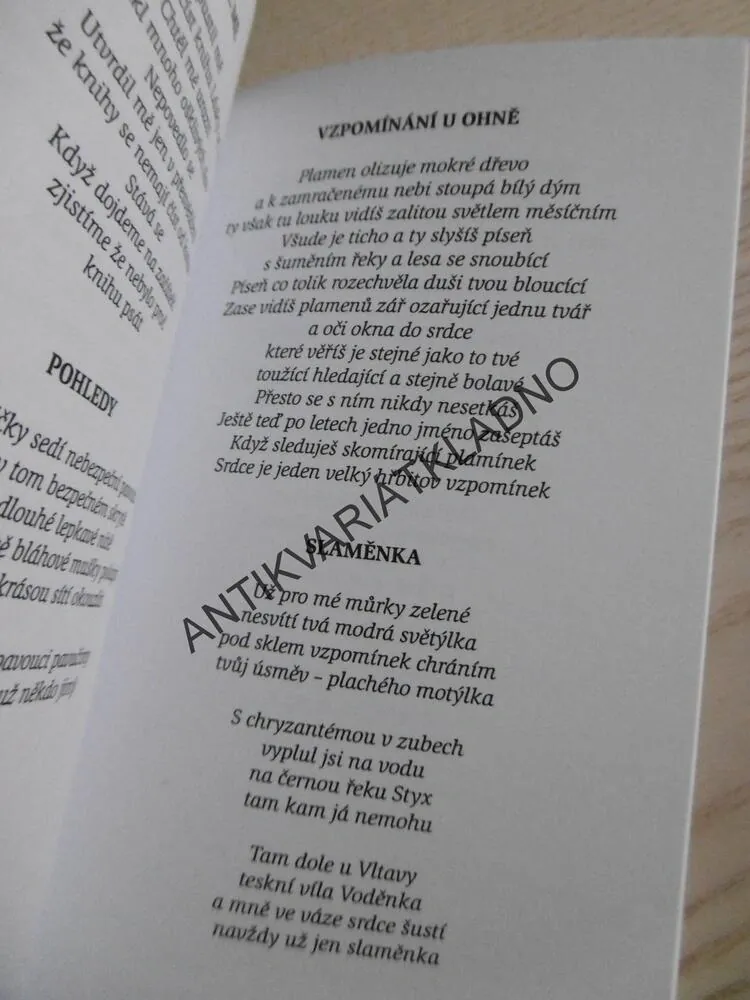 HLEDÁNÍ TVÁŘE, KVĚTOSLAVA SALMONOVÁ - AUTOGRAM, **an