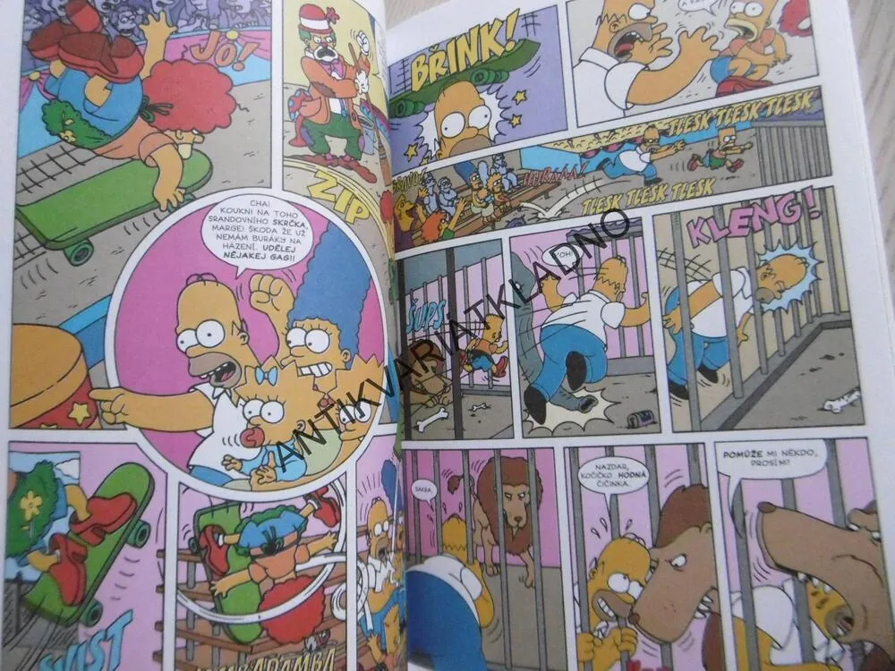 SIMPSONOVI, KOMIKSOVÝ NÁŘEZ, MATT GROENING, **an