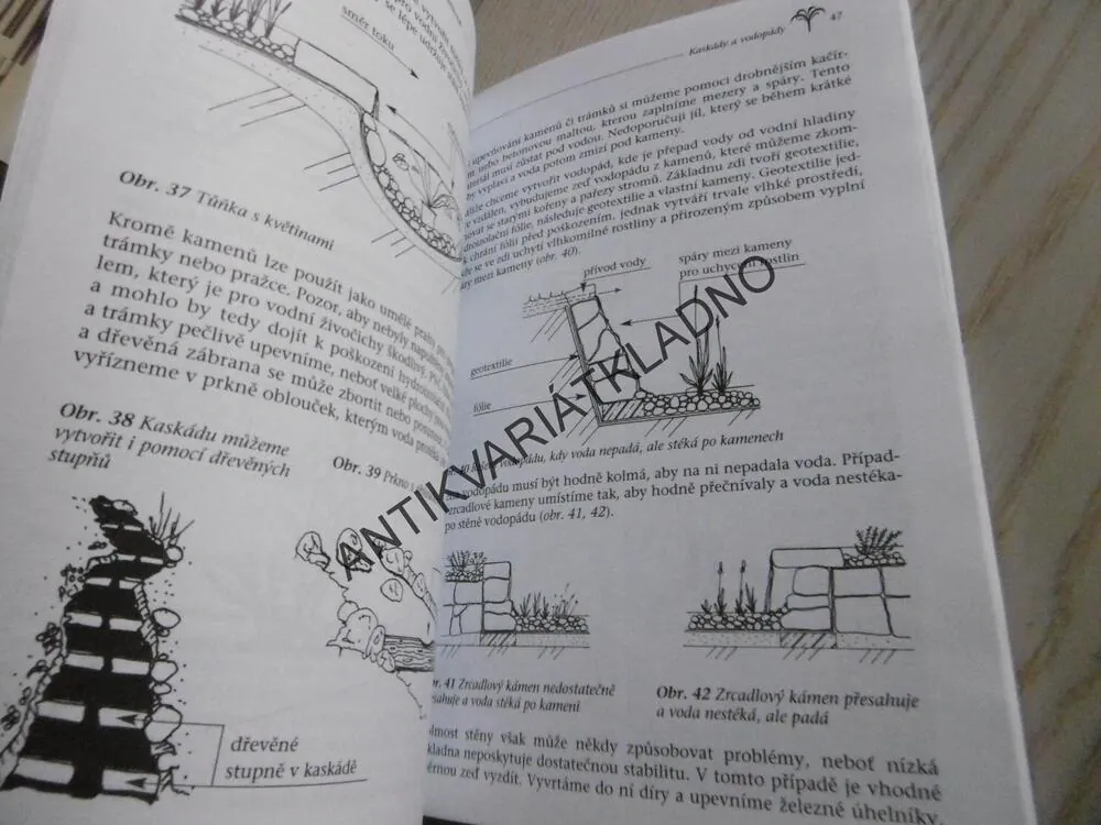 POTŮČKY, KASKÁDY A VODOTRYSKY, JIŘÍ SEDLÁK, **an