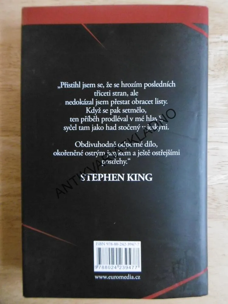 OSTRÉ PŘEDMĚTY, GILLIAN FLYNNOVÁ, FLYNN, BESTSELLER, **an