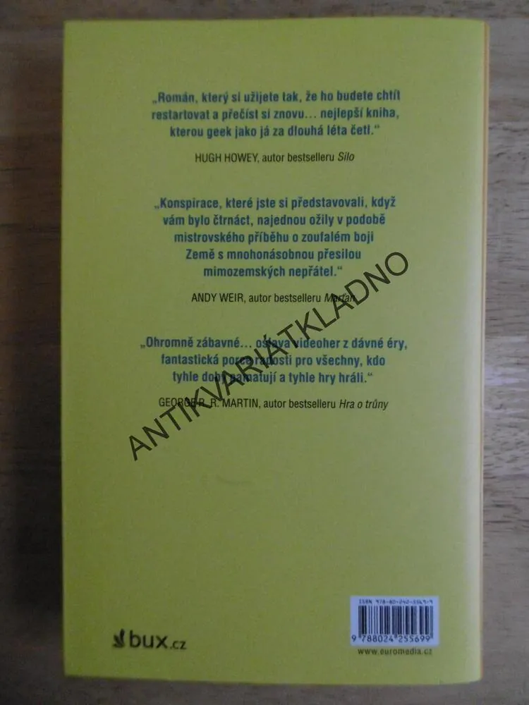 ARMÁDA, ERNEST CLINE, AUTOR ROMÁNU READY PLAYER ONE,**an