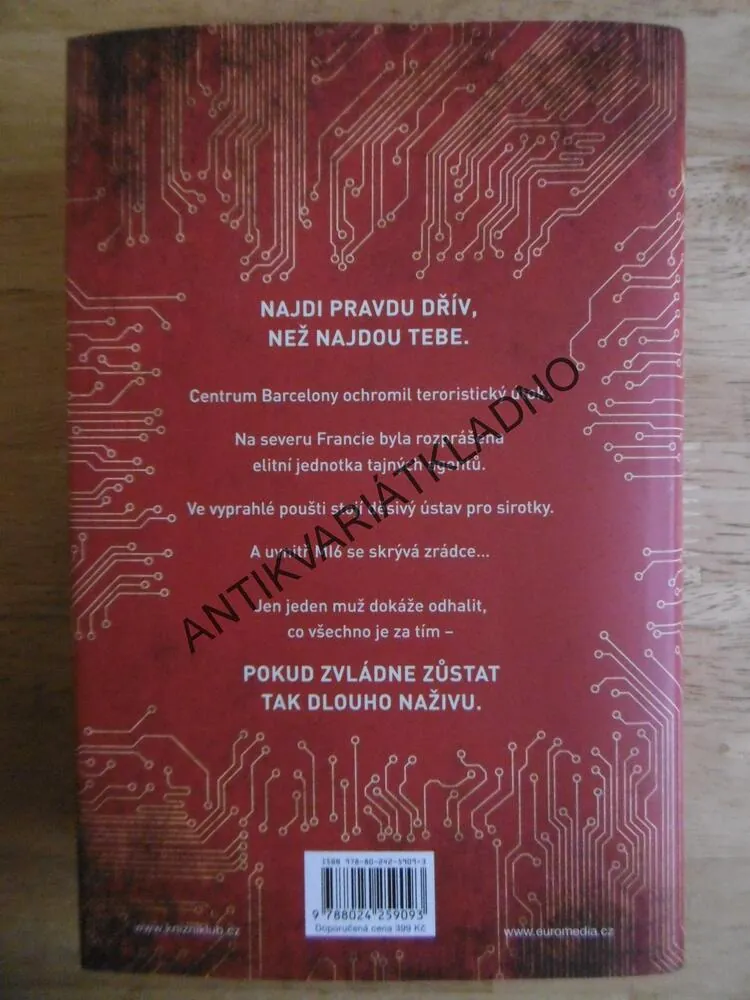 NOMÁD, JAMES SWALLOW, PRO FANOUŠKY ROMÁNU JÁ ,POUTNÍK