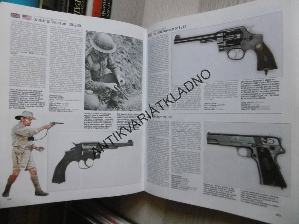 VELKÁ ENCYKLOPEDIE, ZBRANĚ DRUHÉ SVĚTOVÉ VÁLKY, CHRIS BISHOP, **an