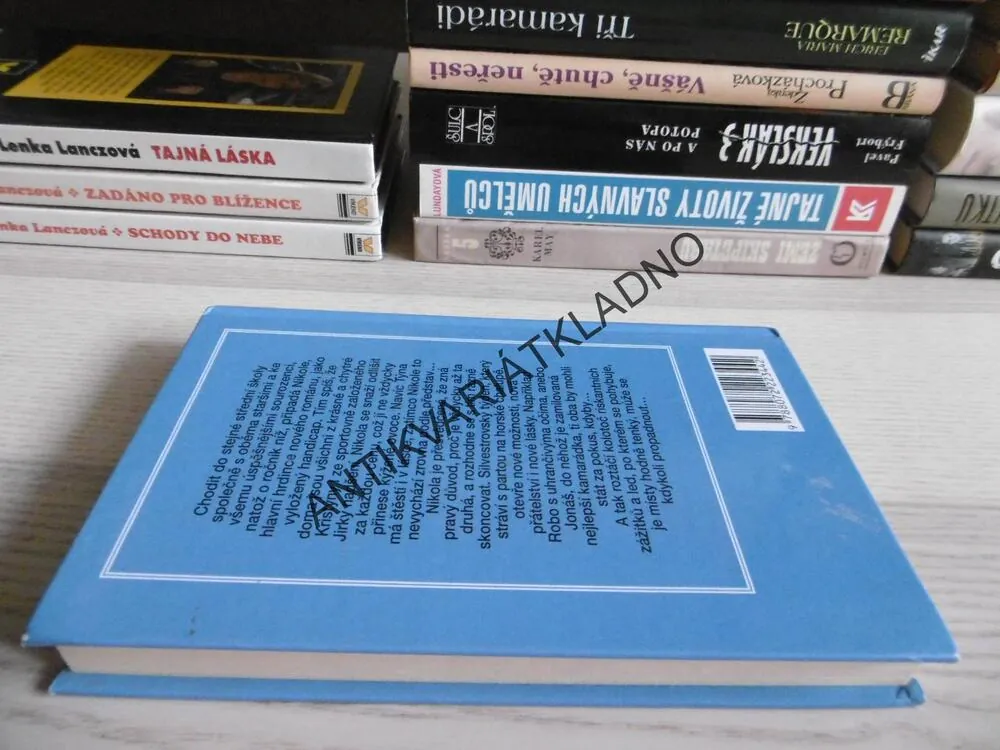 DOTEKY NOCI, LENKA LANCZOVÁ, **an