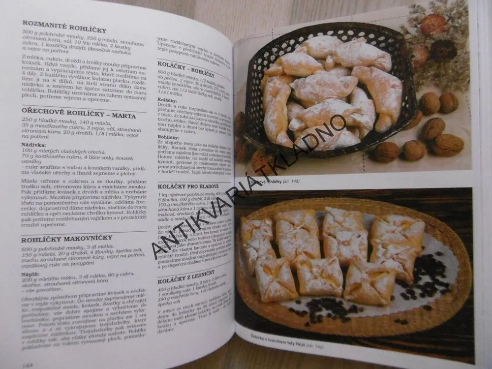 NEJOBLÍBENĚJŠÍ MOUČNÍKY NAŠÍ RODINY, ALENA DOLEŽALOVÁ, **an