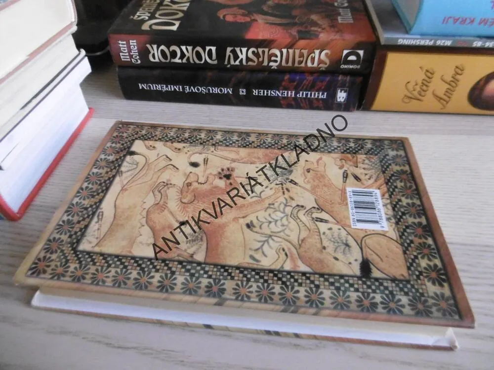 PŘÍBYTEK MRTVÝCH, LYNDA S. ROBINSON, **an