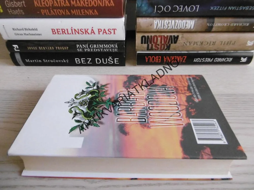DUHOVÝ HAD, BARBARA WOODOVÁ, **an