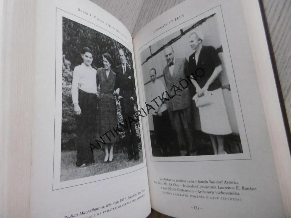 GENERÁLOVY ŽENY, LÁSKY DOUGLASE MACARTHURA, DAVID J. VALLEY, BETTY MCELHATTEN, **an