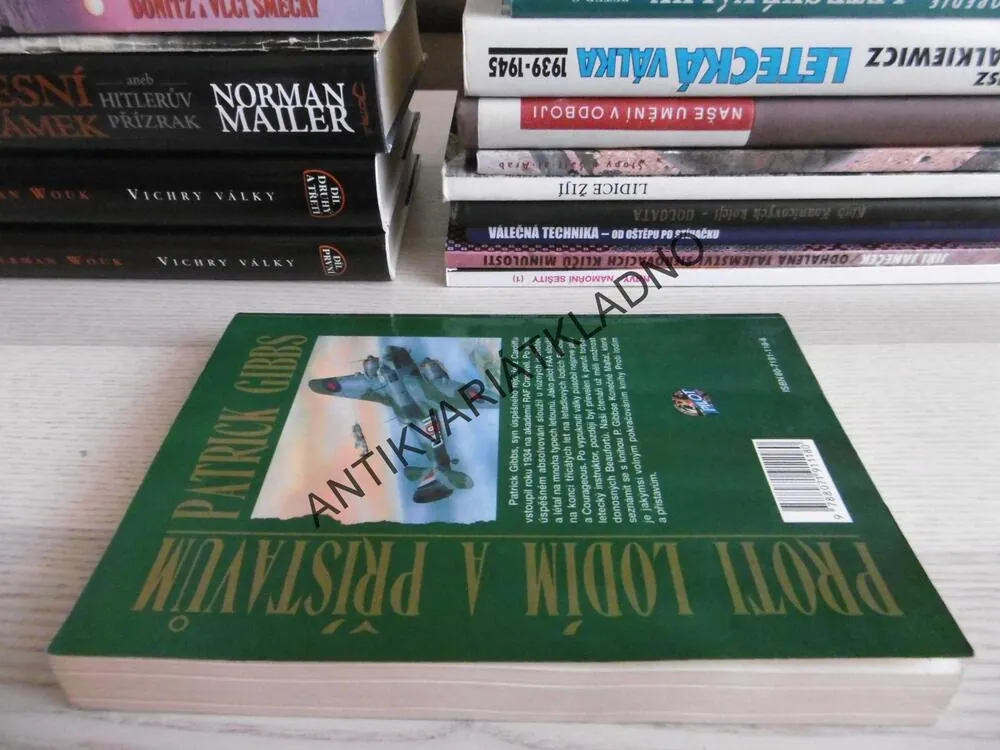 PROTI LODÍM A PŘÍSTAVŮM, PATRICK GIBBS, **an