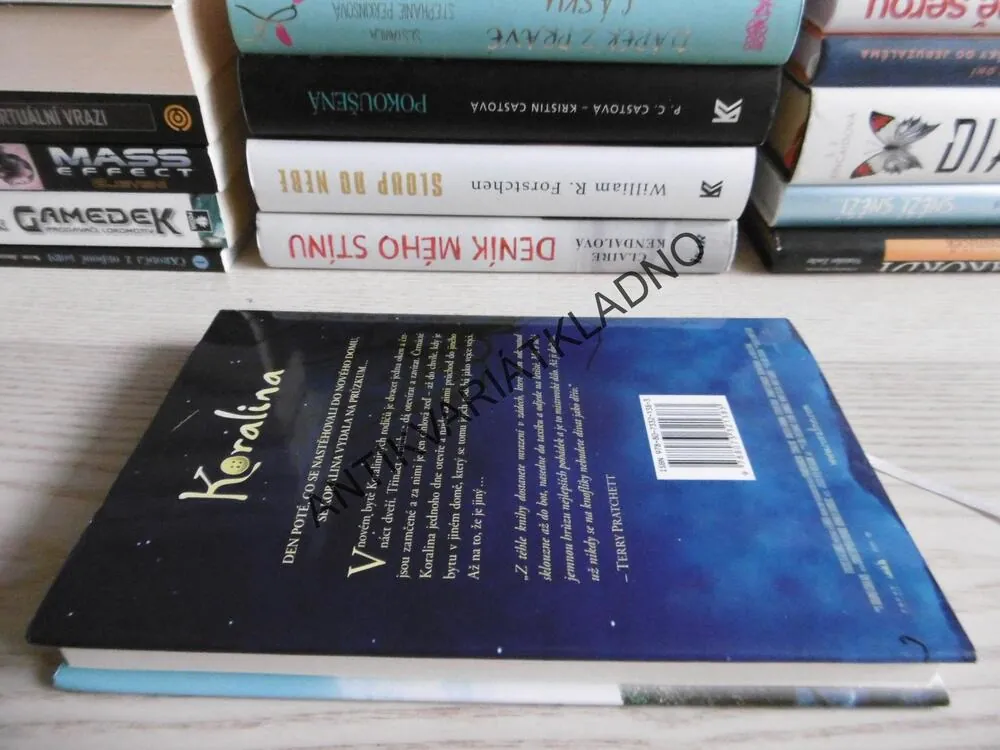 KORALINA, NEIL GAIMAN, **an
