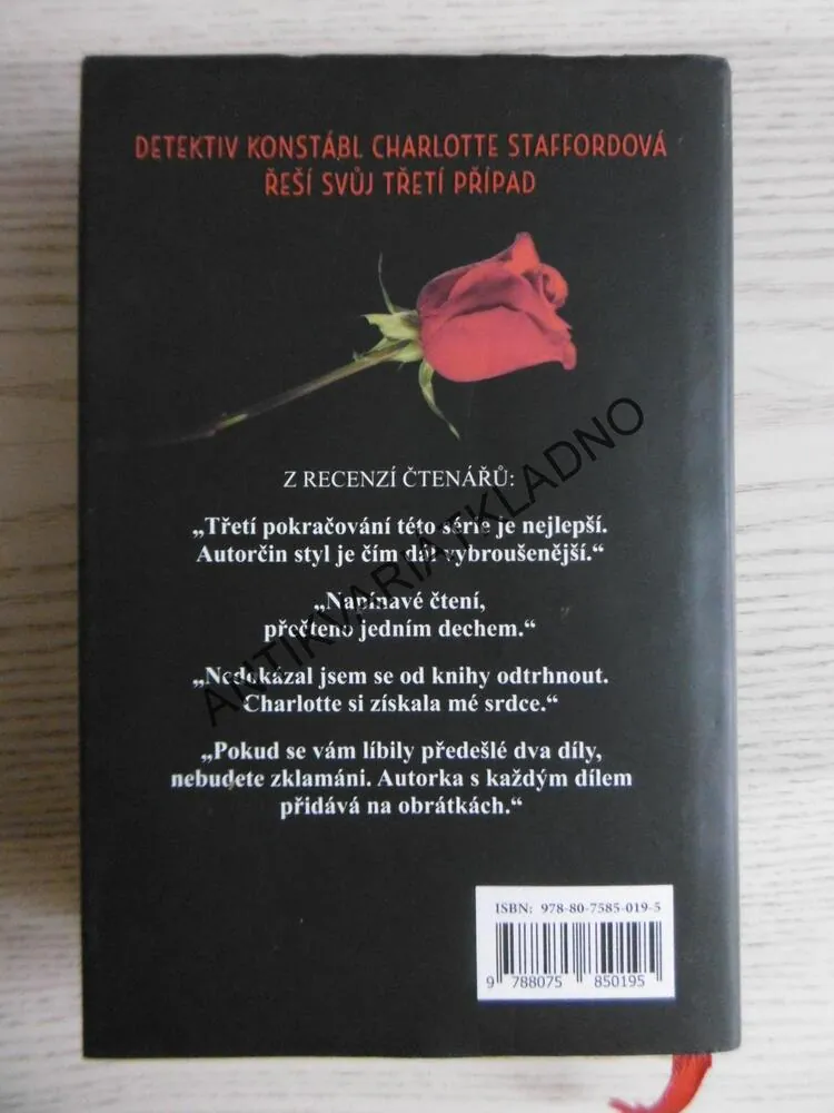 LHÁŘI LHÁŘI, SARAH FLINT, **an