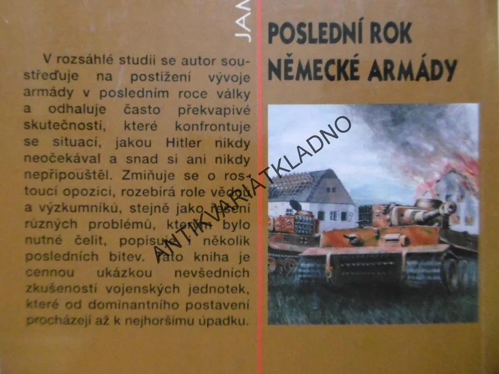 POSLEDNÍ ROK NĚMECKÉ ARMÁDY, JAMES LUCAS, **an