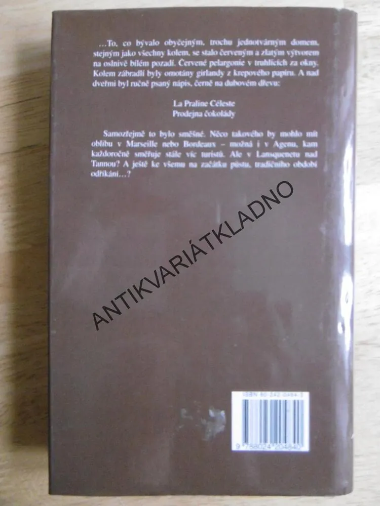 ČOKOLÁDA, JOANNE HARRIS, **an