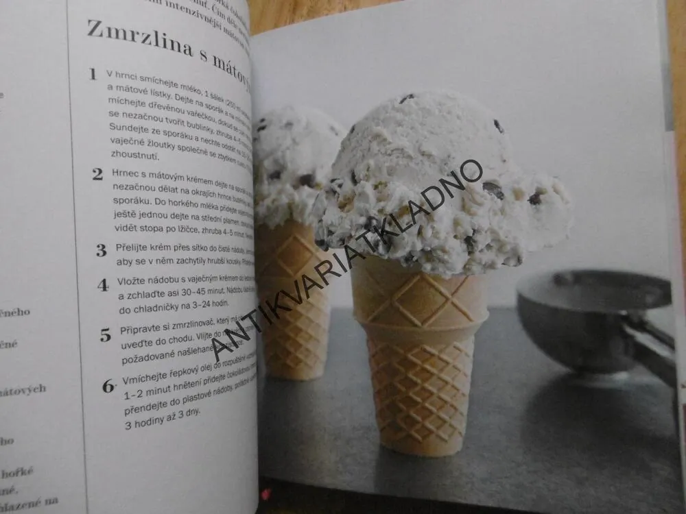 MRAŽENÉ DEZERTY, KUCHAŘKA, 60 RECEPTY, **an