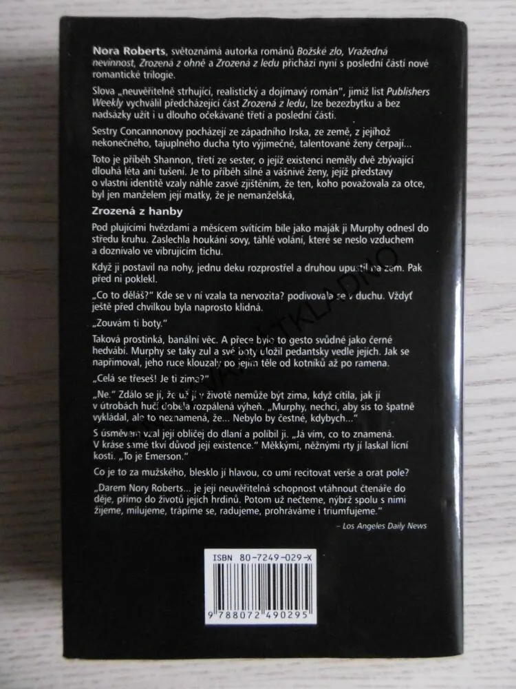 ZROZENÁ Z HANBY, NORA ROBERTSOVÁ, **an