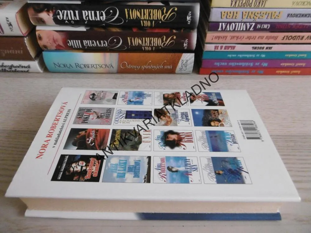 ŽHAVÝ LED, NORA ROBERTSOVÁ, **an