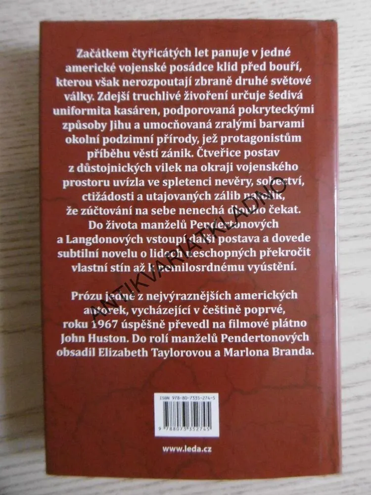 ODLESKY VE ZLATÉM OKU, CARSON MCCULLERSOVÁ, **an