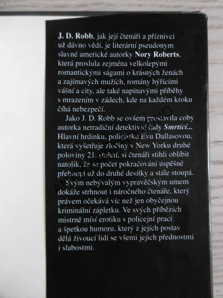 SMRTÍCÍ ROZDĚLENÍ, J. D. ROBB, NORA ROBERTSOVÁ, **an