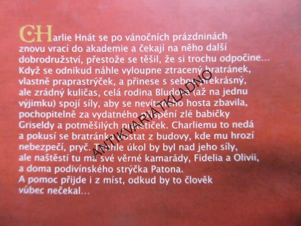CHARLIE A KOUZELNÝ KULIČAS, JENNY NIMMOVÁ, **an
