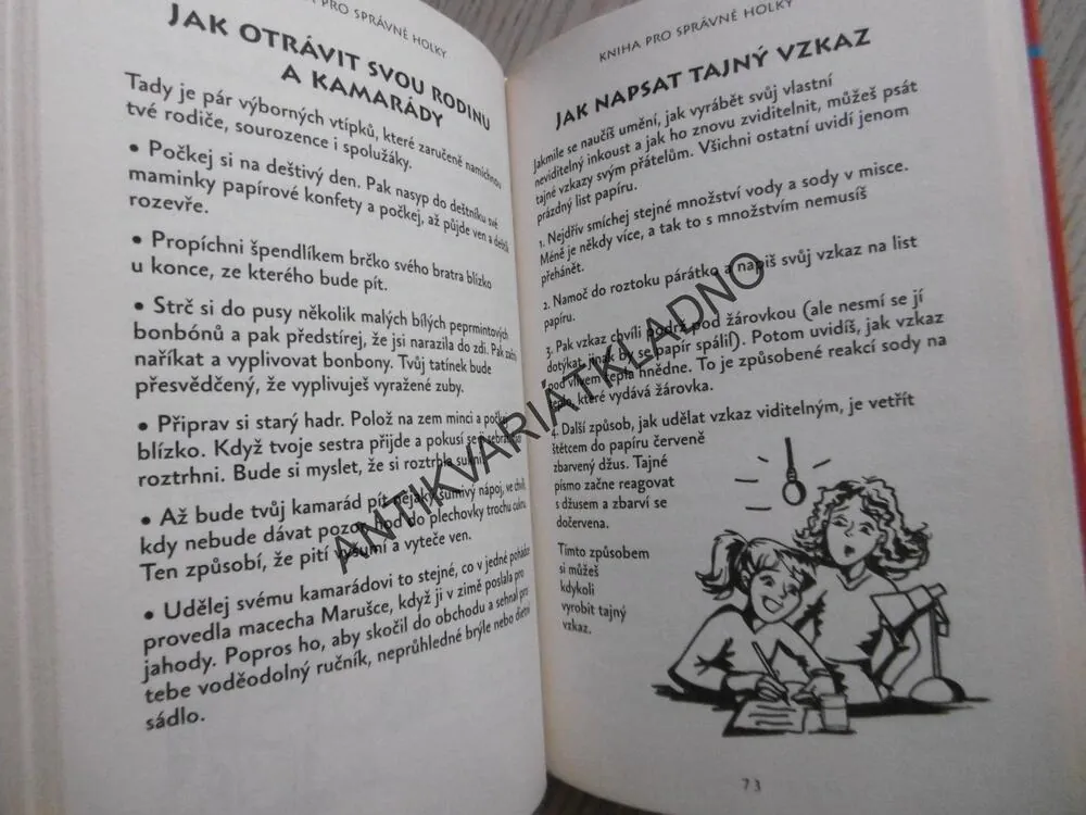 KNIHA PRO SPRÁVNÉ HOLKY, **an