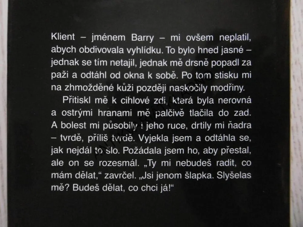 DVOJÍ ŽIVOT, JEANETTE ANGELLOVÁ, **an