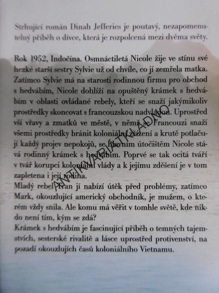 KRÁMEK S HEDVÁBÍM, DINAH JEFFERIES, **an