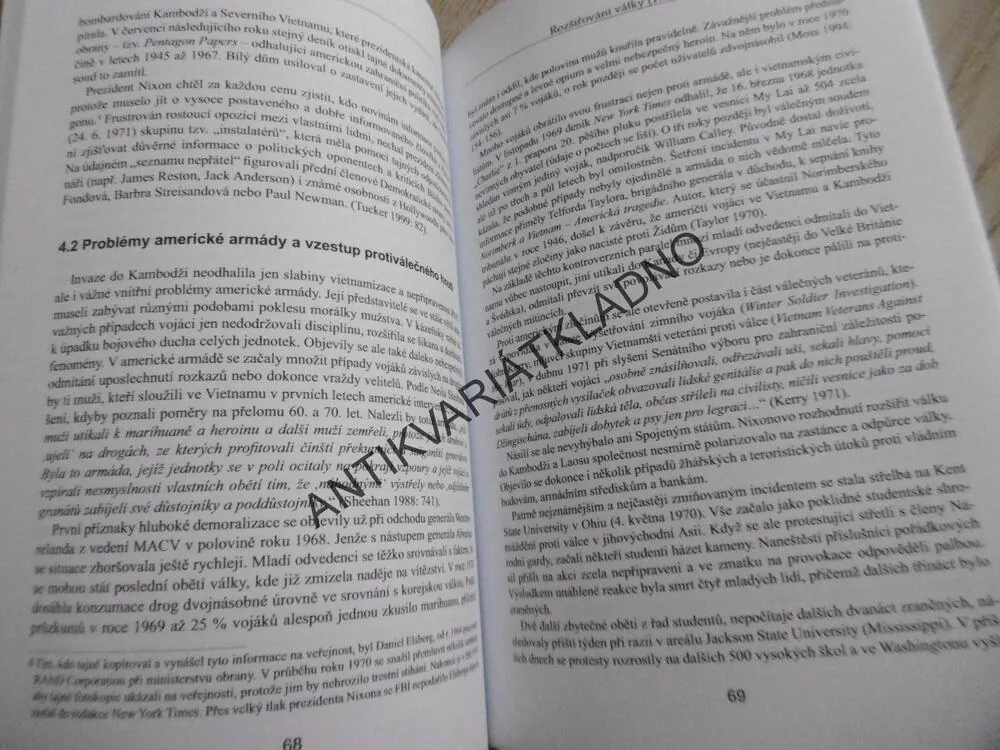 VYMAŇOVÁNÍ USA Z VIETNAMSKÉ VÁLKY, PAVEL HLAVÁČEK, **an