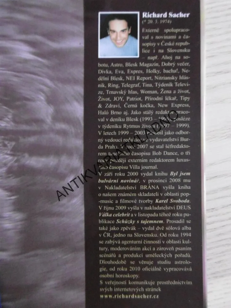 DÝCHLA NA MĚ SMRT, RICHARD SACHER, **an