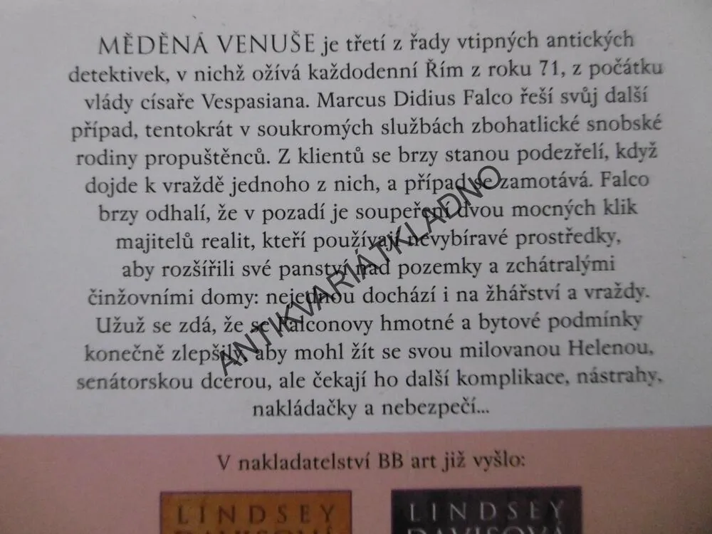 MĚDĚNÁ VENUŠE, LINDSEY DAVISOVÁ, **an
