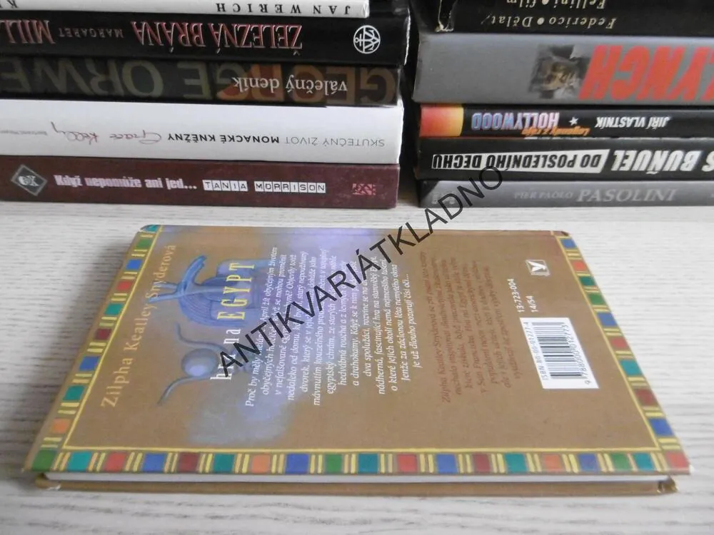HRA NA EGYPT, ZILPHA KEATLEY SNYDEROVÁ, **an