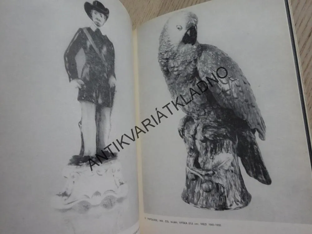 PRAŽSKÝ FIGURÁLNÍ PORCELÁN VE SBÍRKÁCH MUZEA HLAVNÍHO MĚSTA PRAHY, **an