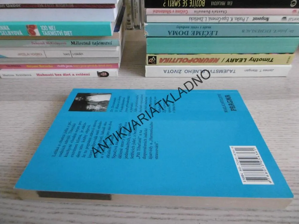 PĚT TIBEŤANŮ, ZDRAVÁ KUCHYNĚ PRO LABUŽNÍKY, DEVANANDO, **an