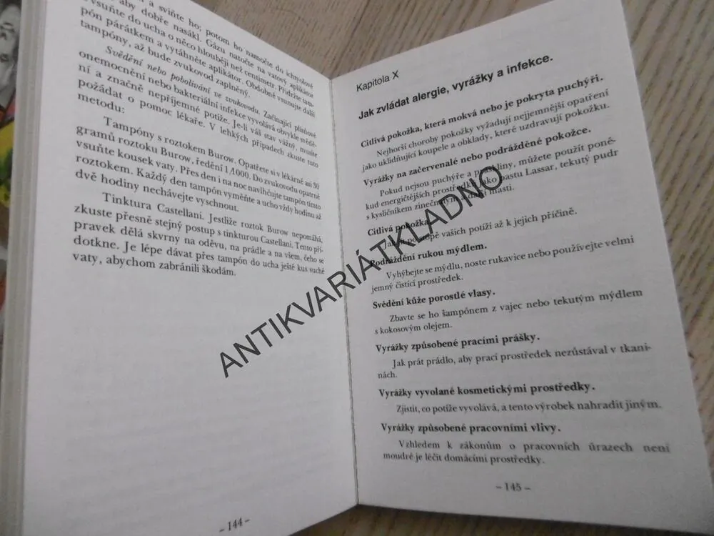 LÉČÍME DOMA MALÉ I VĚTŠÍ NEDUHY, JOHN E. EICHENLAUB, **an